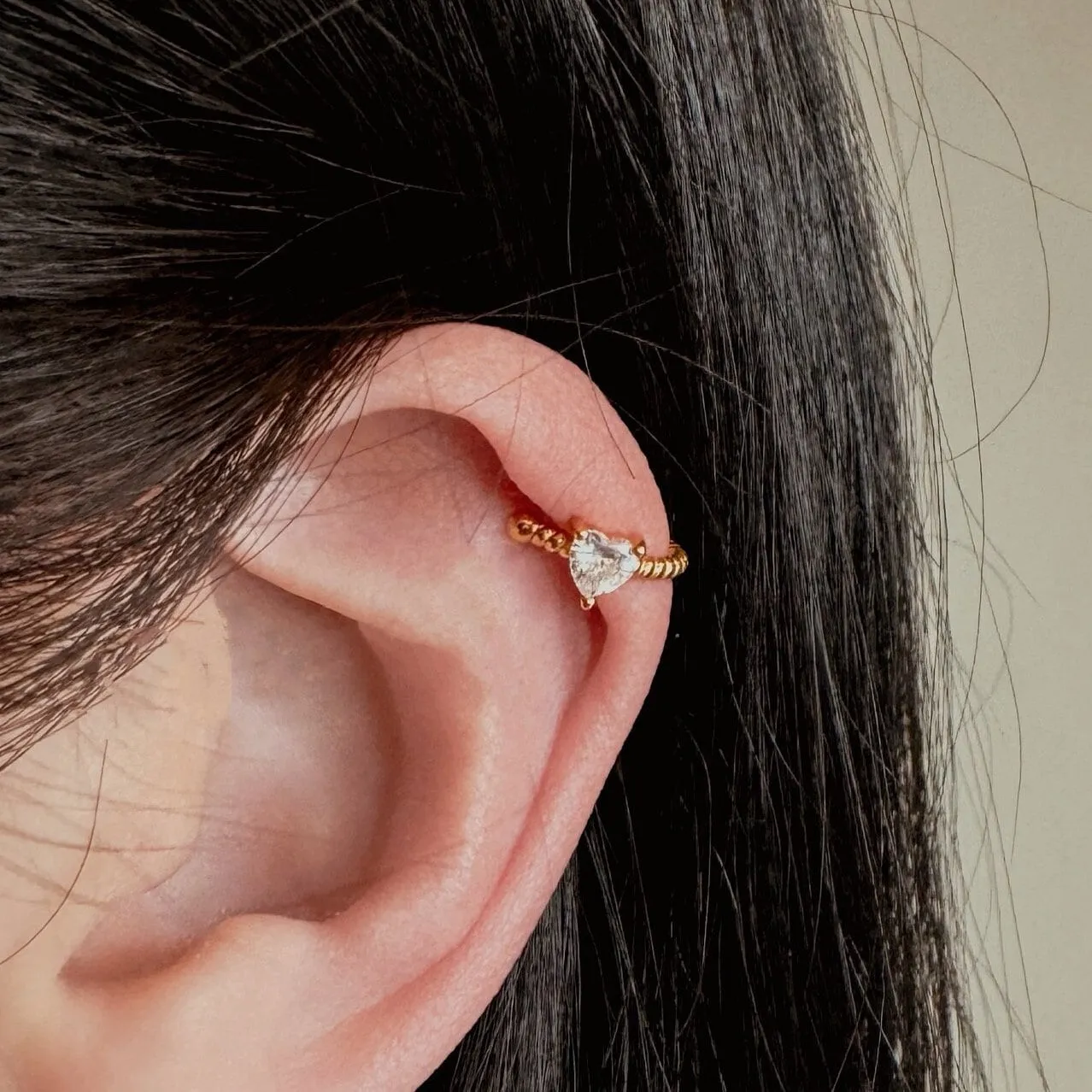 ANAISA Threaded Ear Cuff with Heart Shape Stone